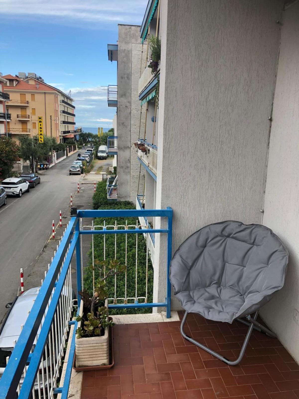 Appartamento A 100 Mt Dalla Spiaggia Diano Marina Exteriör bild